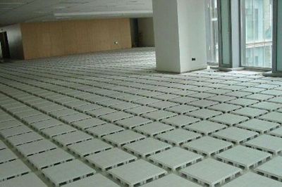 塑料地板与实木地板 优缺点对比与保养指南